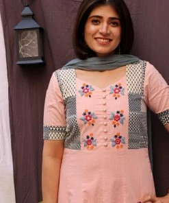 ANECDOTE Breezy Summer Petunia