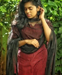 KUNDAVAI Iniya - Meroon & Black Checks