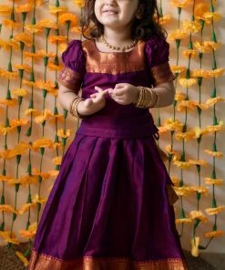 Ekanta Thenmozhi Magenta Mini Mini Corner