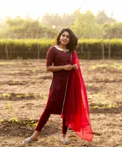 KUNDAVAI Margazhi Moments Aara Meroon