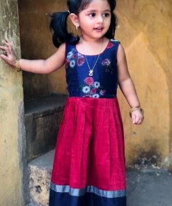 Ekanta Damini Red And Blue Mini Mini Corner