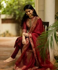 Ekanta Sangamithrai Maroon