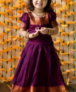 Ekanta Thenmozhi Magenta Mini Mini Corner