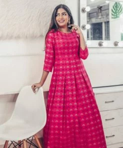 Label RishMaan Fuschia Floret