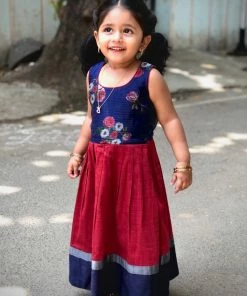 Ekanta Damini Red And Blue Mini Mini Corner