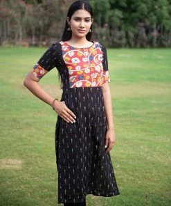 TRAYEE Nargis – Red Breezy Summer