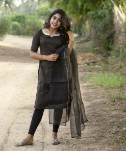 KUNDAVAI Aara Black Margazhi Moments