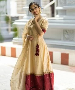 Ekanta Kayalvizhi Cream And Maroon