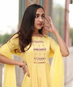 Label RishMaan Aaina Uptown Contemporary