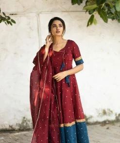 Ekanta Margazhi Moments Kayalvizhi Maroon And Blue