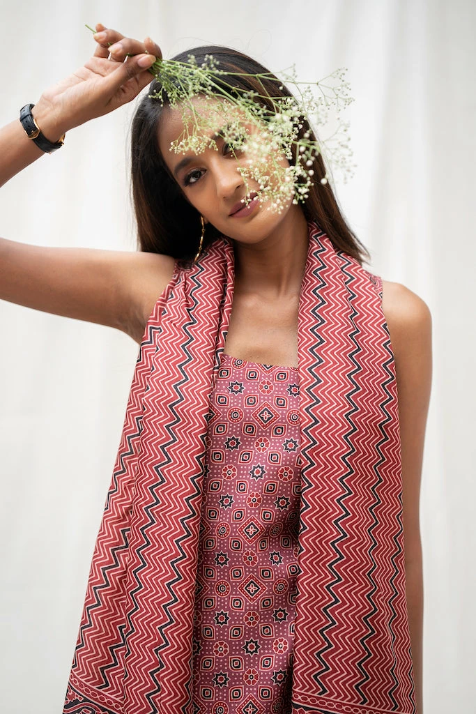 Niram Alka - Brown Ever Willow 3 Niram Alka - Brown Ever Willow