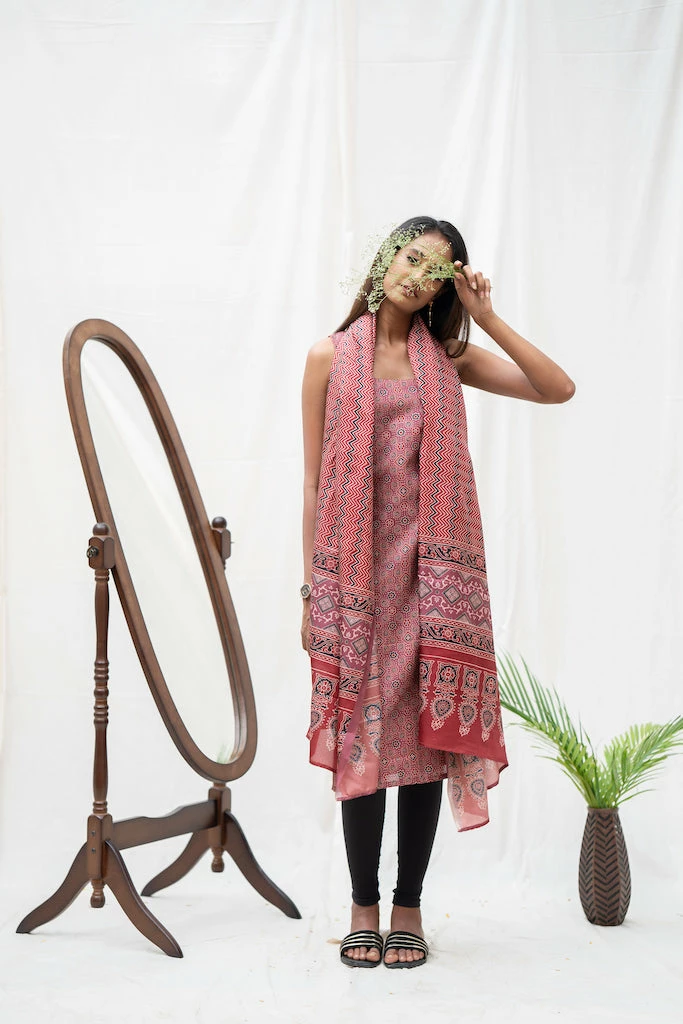 Niram Alka - Brown Ever Willow 6 Niram Alka - Brown Ever Willow