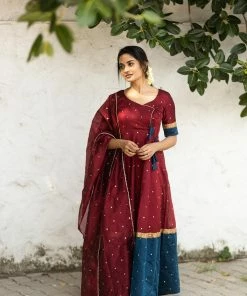 Ekanta Margazhi Moments Kayalvizhi Maroon And Blue