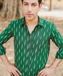 PRINTS VALLEY Men's Shirt Green Tiny Woven Ikat Shirt