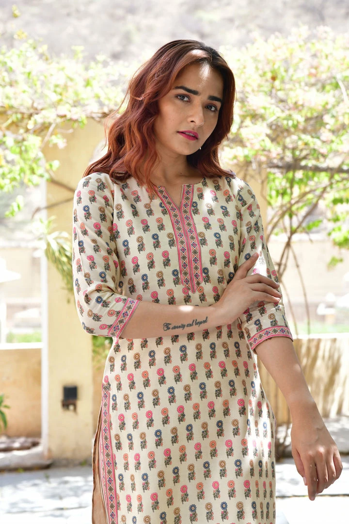 PRINTS VALLEY Jaipur Tales Biege Blue Pink Buti Kurta Set 3 PRINTS VALLEY Jaipur Tales Biege Blue Pink Buti Kurta Set