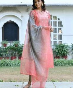PRINTS VALLEY Jaipur Tales Ayushi-Peach Shaded Bhandej Set