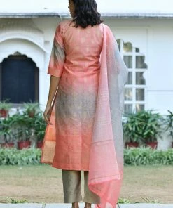 PRINTS VALLEY Jaipur Tales Ayushi-Peach Shaded Bhandej Set 9 PRINTS VALLEY Jaipur Tales Ayushi-Peach Shaded Bhandej Set