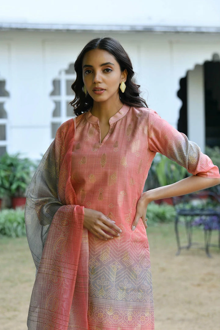 PRINTS VALLEY Jaipur Tales Ayushi-Peach Shaded Bhandej Set 4 PRINTS VALLEY Jaipur Tales Ayushi-Peach Shaded Bhandej Set