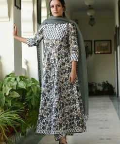 PRINTS VALLEY White Floral Buti Dress Set