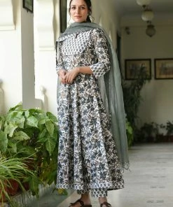PRINTS VALLEY White Floral Buti Dress Set
