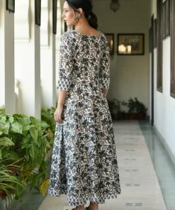 PRINTS VALLEY White Floral Buti Dress Set