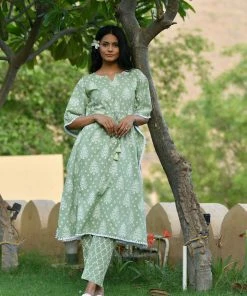 PRINTS VALLEY Pista Green Checks Kaftan Set