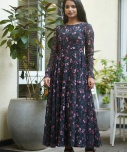 The Stitches Yuthi - Black Margazhi Moments