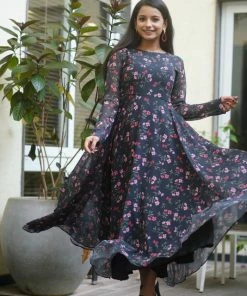 The Stitches Yuthi - Black Margazhi Moments