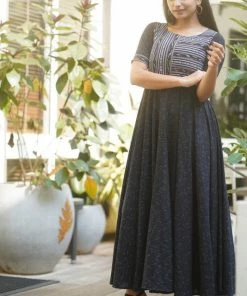 The Stitches Initha - Black Margazhi Moments 8 The Stitches Initha - Black Margazhi Moments