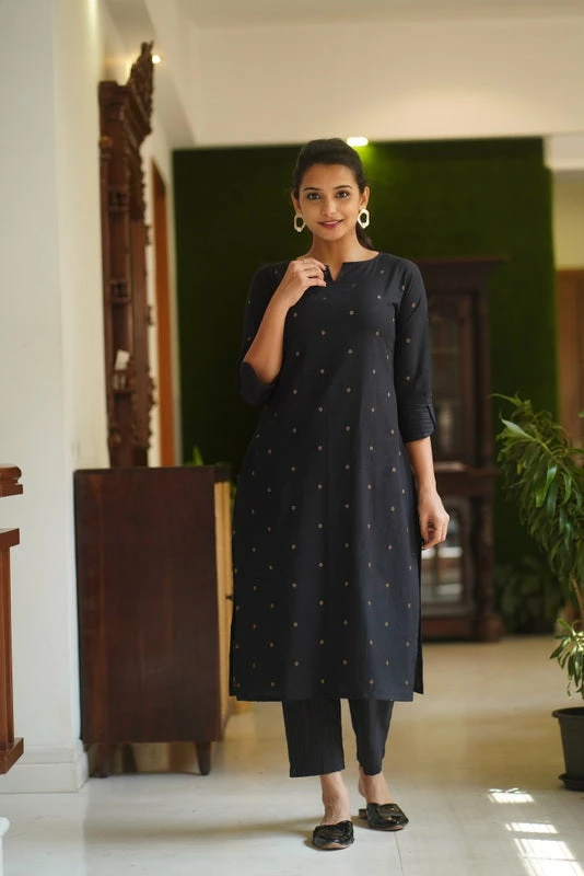 The Stitches Jillmil - Black 1 The Stitches Jillmil - Black