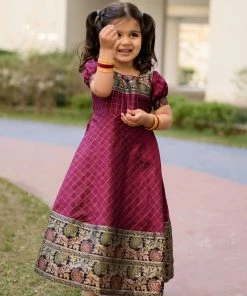 Ekanta Athulya Magenta Mini Mini Corner