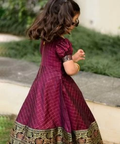 Ekanta Athulya Magenta Mini Mini Corner