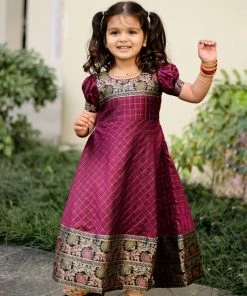 Ekanta Athulya Magenta Mini Mini Corner