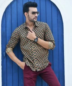 PRINTS VALLEY Bottle Green Red Buti Shirt Men's Shirt
