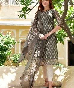 PRINTS VALLEY Bottle Green Buti Kurta Set Jaipur Tales 9 PRINTS VALLEY Bottle Green Buti Kurta Set Jaipur Tales