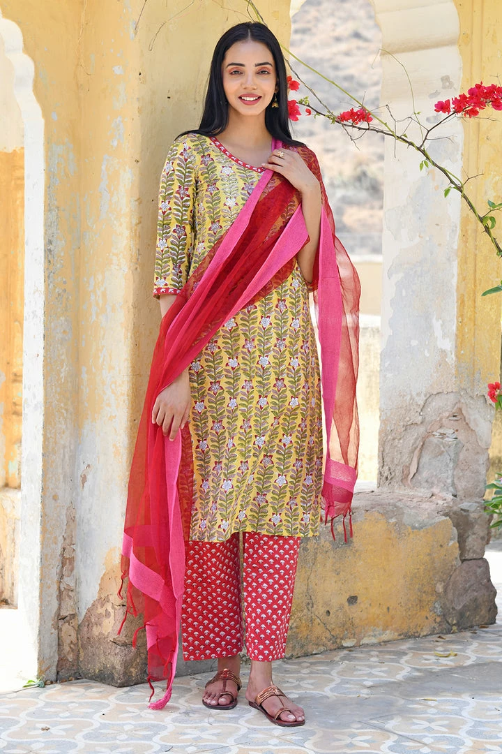 PRINTS VALLEY Yellow Stripe Floral Red Buti Set With Dupatta Jaipur Tales 1 PRINTS VALLEY Yellow Stripe Floral Red Buti Set With Dupatta Jaipur Tales