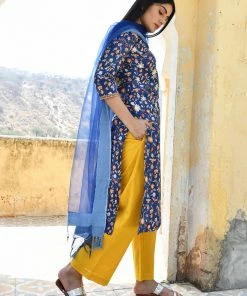 PRINTS VALLEY Dark Blue Floral Print Set With Dupatta