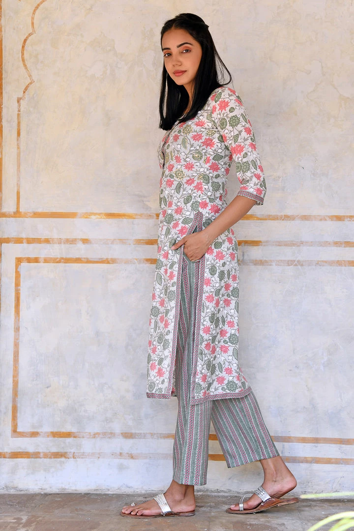 PRINTS VALLEY Off-White Pink Lotus Floral Print Set Jaipur Tales 2 PRINTS VALLEY Off-White Pink Lotus Floral Print Set Jaipur Tales