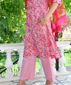 PRINTS VALLEY Magenta Pink Floral Print Set With Dupatta