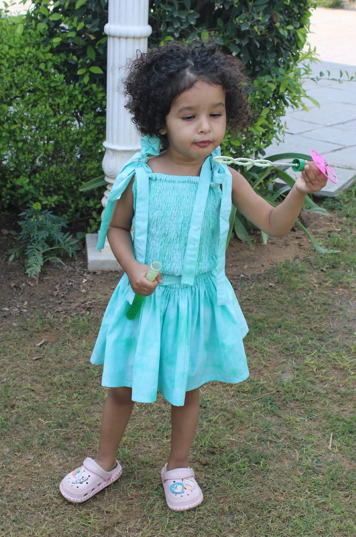 Gulaal Mini Corner Turquoise Tie Dye Crop Top With Mini Skirt (Girl) 2 Gulaal Mini Corner Turquoise Tie Dye Crop Top With Mini Skirt (Girl)