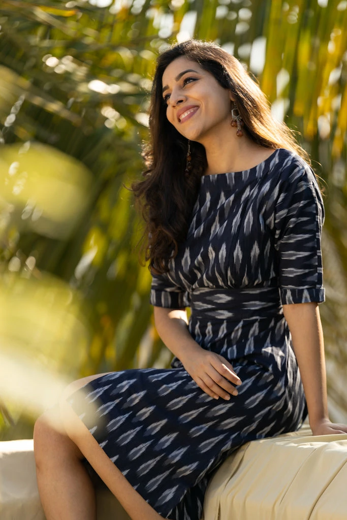 KUNDAVAI Ever Willow Kuyil - Black Ikkat Tunic 2 KUNDAVAI Ever Willow Kuyil - Black Ikkat Tunic