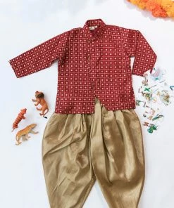 Manjal Couture Manya Maroon Dhoti Set Mini Corner