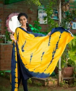 Ekanta Ivanka Navy Blue & Yellow Margazhi Moments