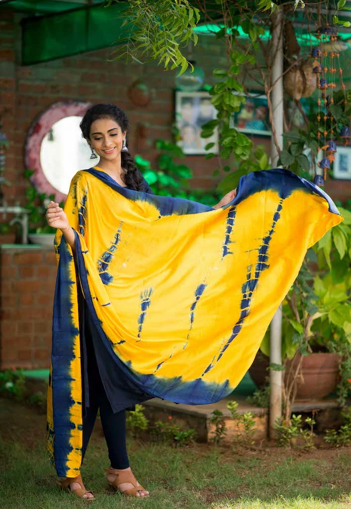 Ekanta Ivanka Navy Blue & Yellow Margazhi Moments 1 Ekanta Ivanka Navy Blue & Yellow Margazhi Moments
