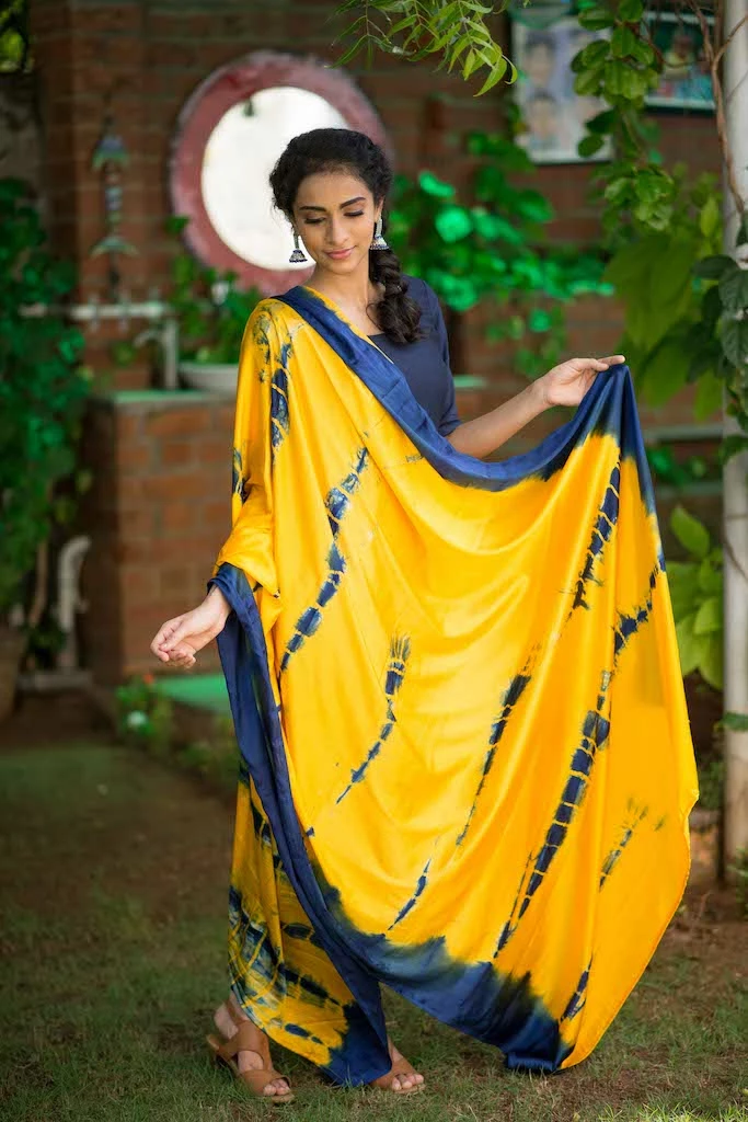 Ekanta Ivanka Navy Blue & Yellow Margazhi Moments 5 Ekanta Ivanka Navy Blue & Yellow Margazhi Moments