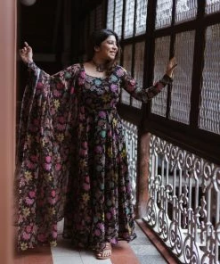 Magizham Manjari Black Ever Willow