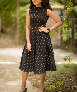 The Stitches Nethra - Black