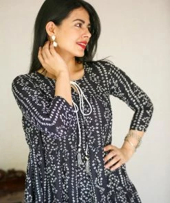 Tashi Threads EXP - Gadri - Black Casuals