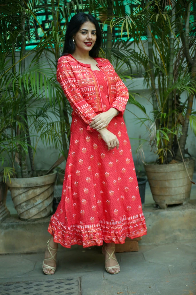 Tashi Threads EXP - Elena - Red Casuals 4 Tashi Threads EXP - Elena - Red Casuals