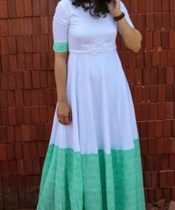 Label RishMaan Serene Swirl